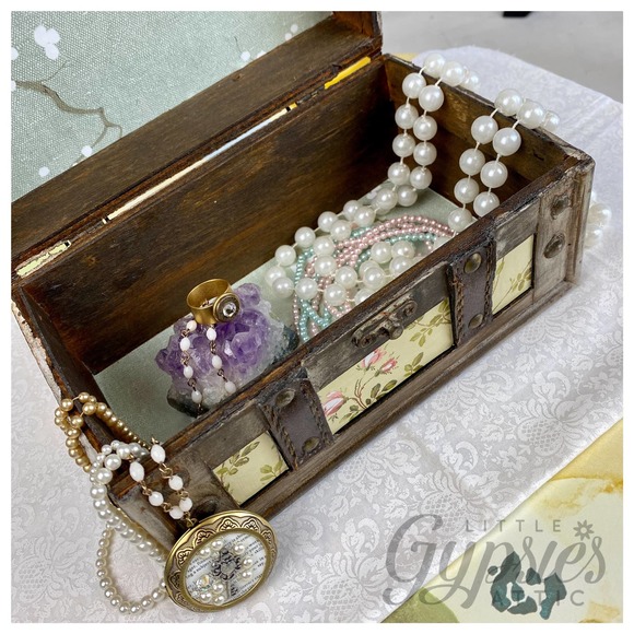 Shabby Chic Victorian Hand-crafted Box - Picture 6 of 12
